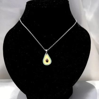 Collar Aguacatito de acero inoxidable